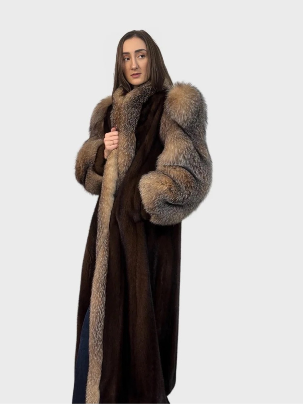 Luxurious Vintage Mahogany Full-Length Mink Fur Coat with Crystal Fox Trim - Picture 2 of 6
